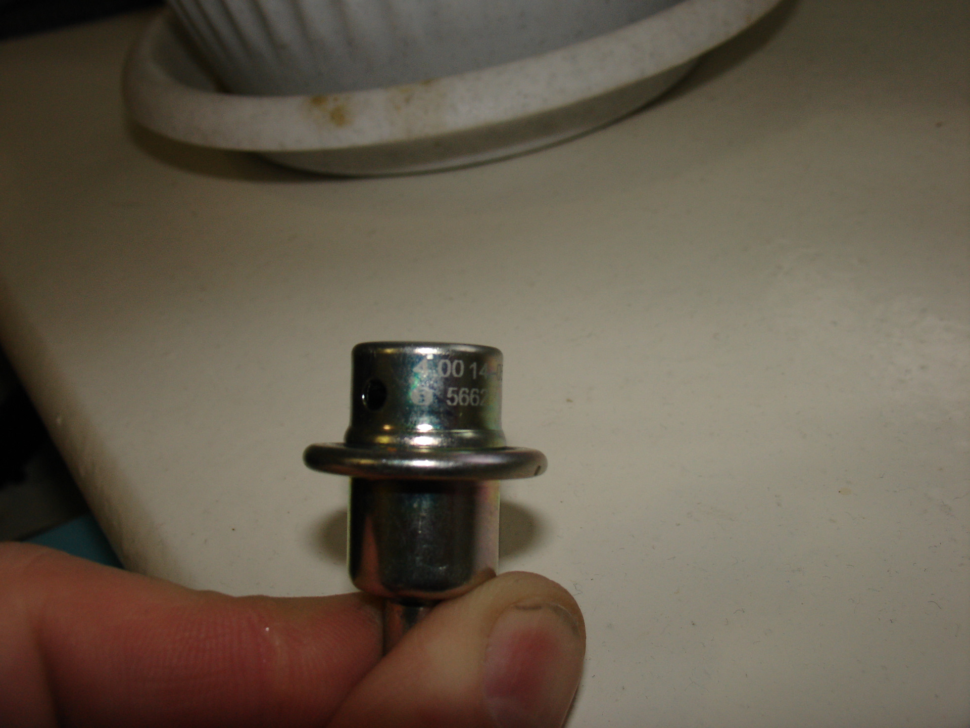 Регулятор давления топлива chery tiggo t11. Рдт chery tiggo т11 1. 4. Топливный регулятор давления chery tiggo 1. Регулятор давления топлива чери тиго 2.