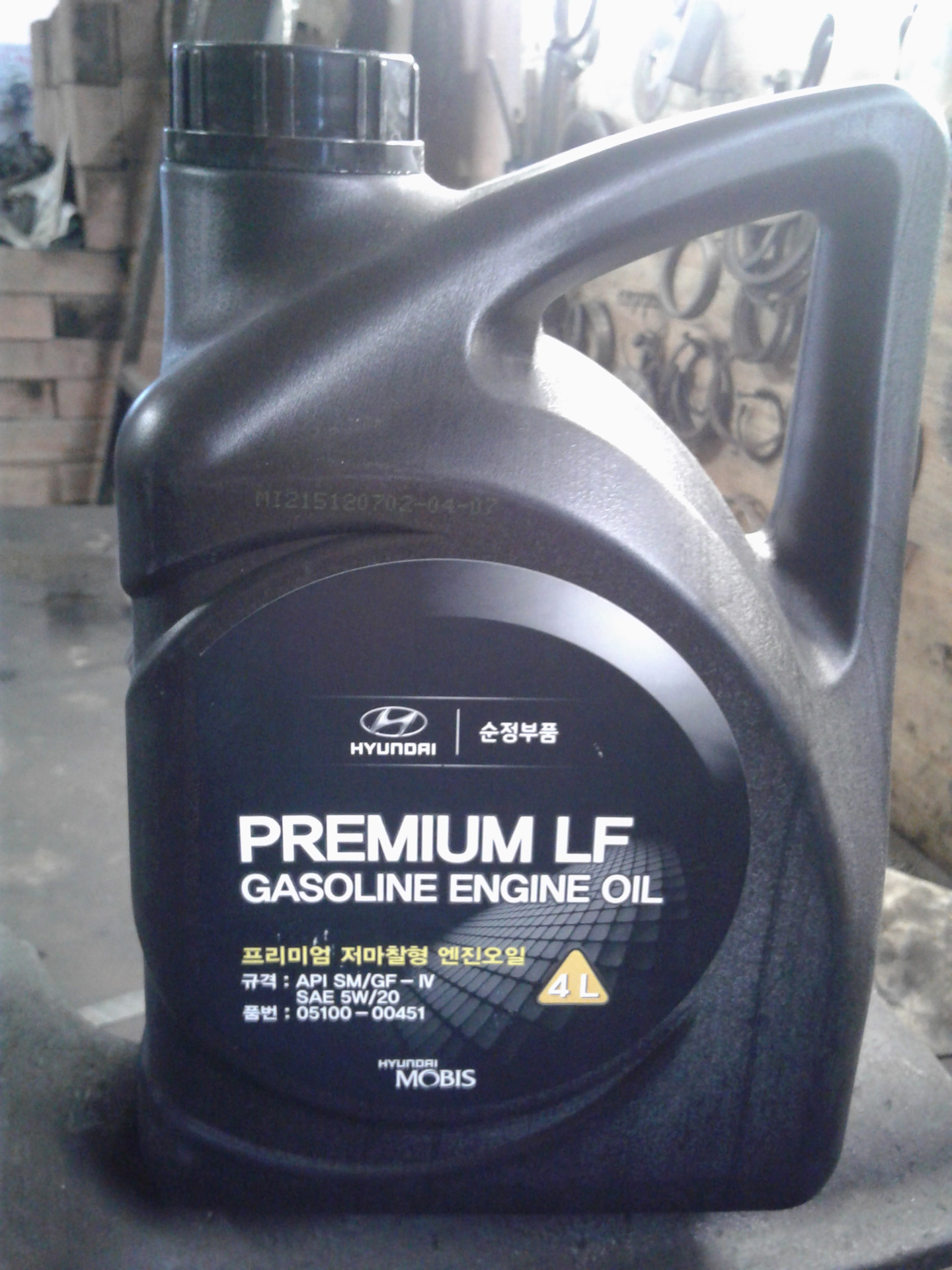 Масла премиум класса. Mobis Premium gasoline 5w-20. 0510000451 Hyundai/Kia. Premium LF gasoline SAE 5w-20 (API SM, ILSAC gf-4).. Premium gasoline engine Oil 5w20.