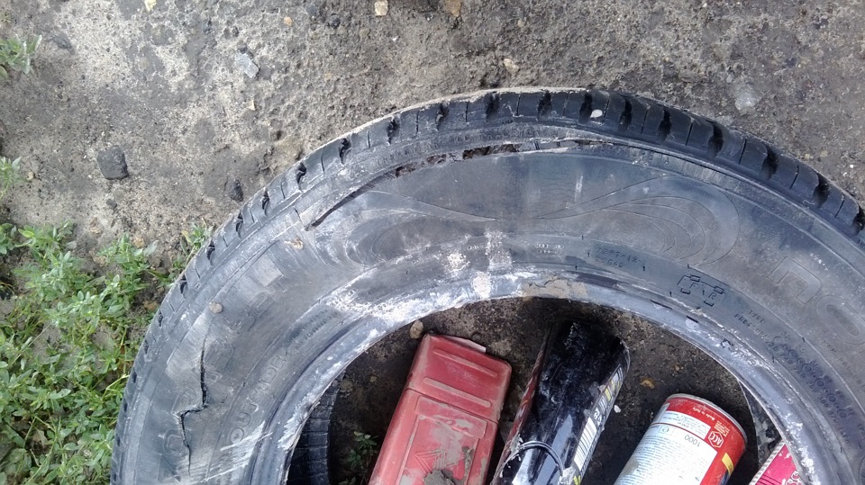 Порвал шину просто в дрыск…(((( — Lada 21102, 1,5 л, 2004 года | шины ...