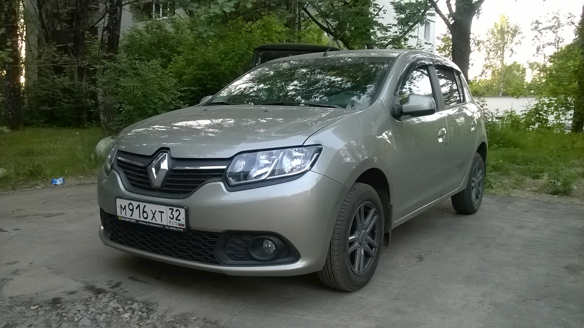 Renault Sandero 2G 1.6 бензиновый 2014 | 1.6 8 V на DRIVE2