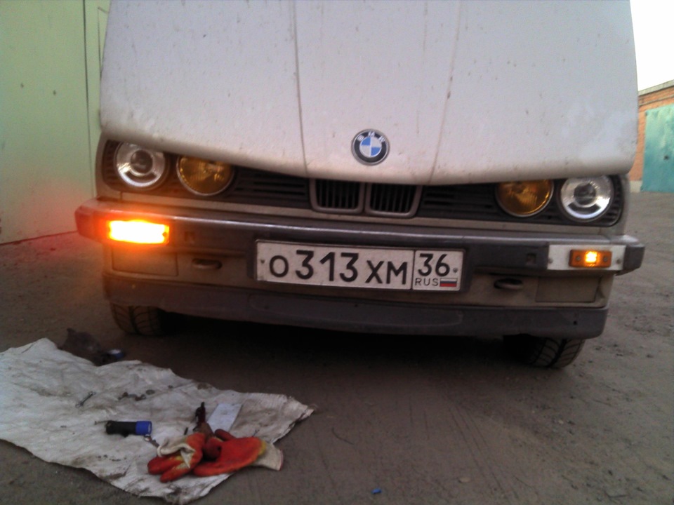 поворотники часть 2 — BMW 3 series (E30), 2,5 л, 1985 года | своими ...