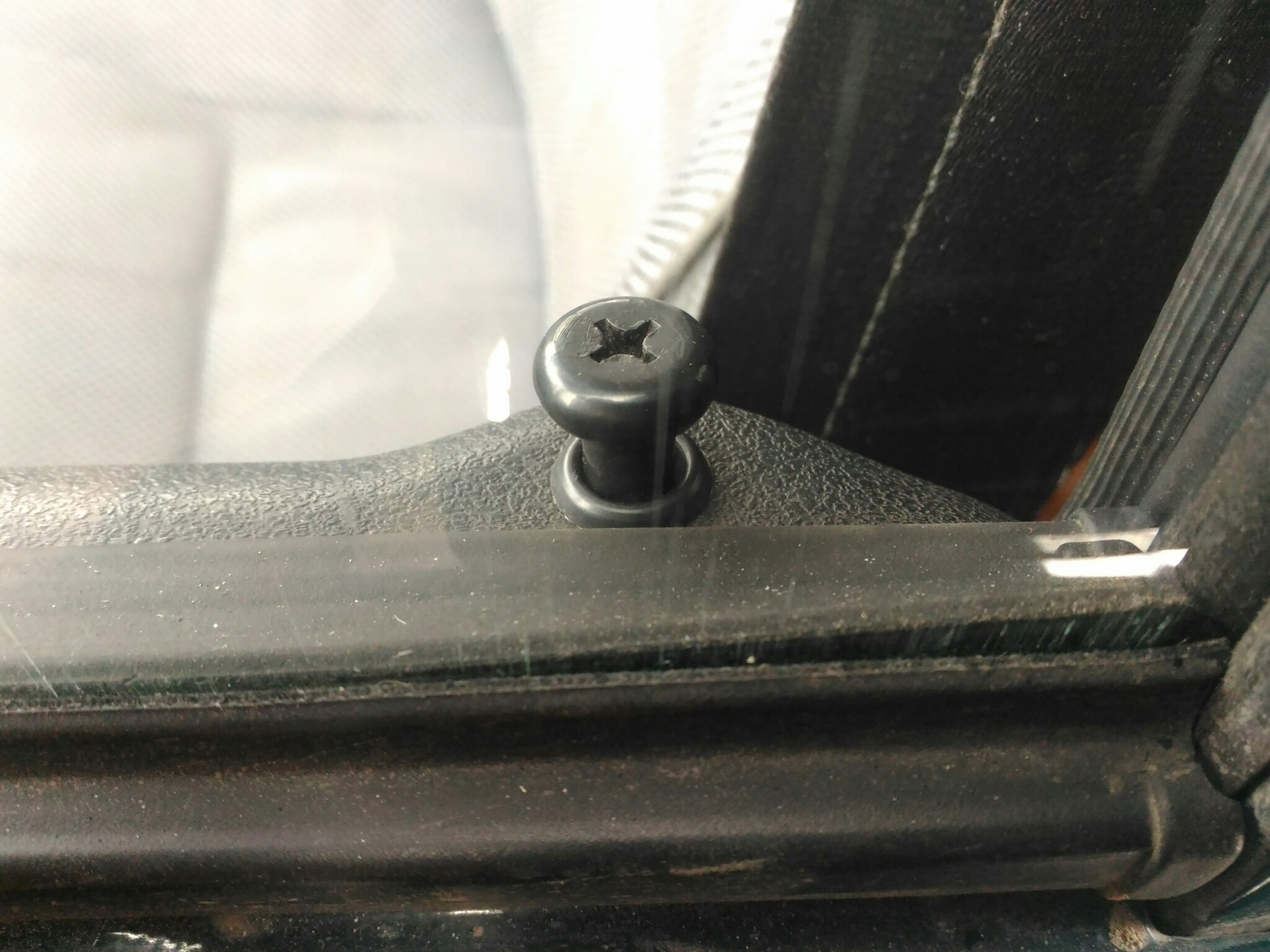 Как устроена подсветка телефона. Клавиши громкости на ноутбуке. Как сделать кнопку тише. Кнопки громкости на клавиатуре. Как сделать кнопку тише.