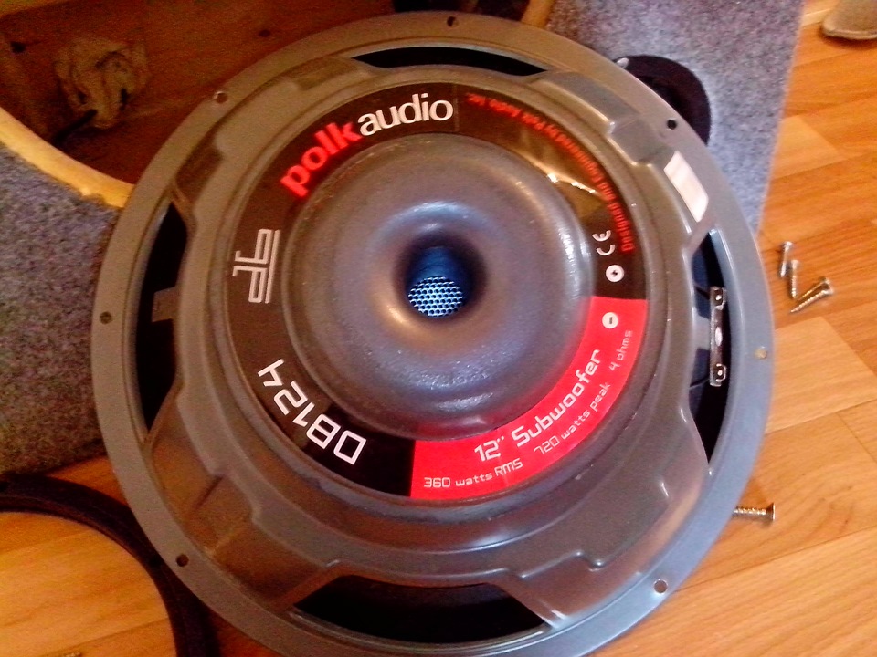 …короб под саб в крыло — Lada Приора универсал, 1,6 л, 2012 года ...