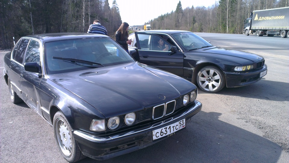 Великий Новгород, небольшой слёт Баварцев — BMW 7 series (E32), 3,5 л ...