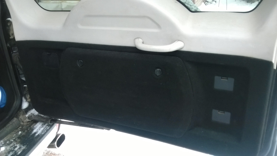 Перетяжка карпетом багажника или Надоел взгляду коцанный пластик ...