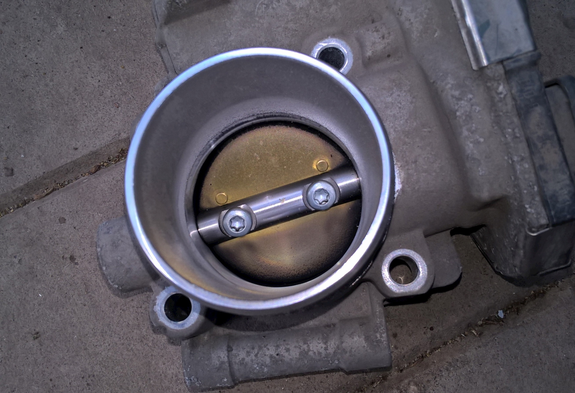 дроссель опель астра j 1. 6 115 л. Opel astra j дроссельная. Opel astra j дроссельная. 8 заслонка.