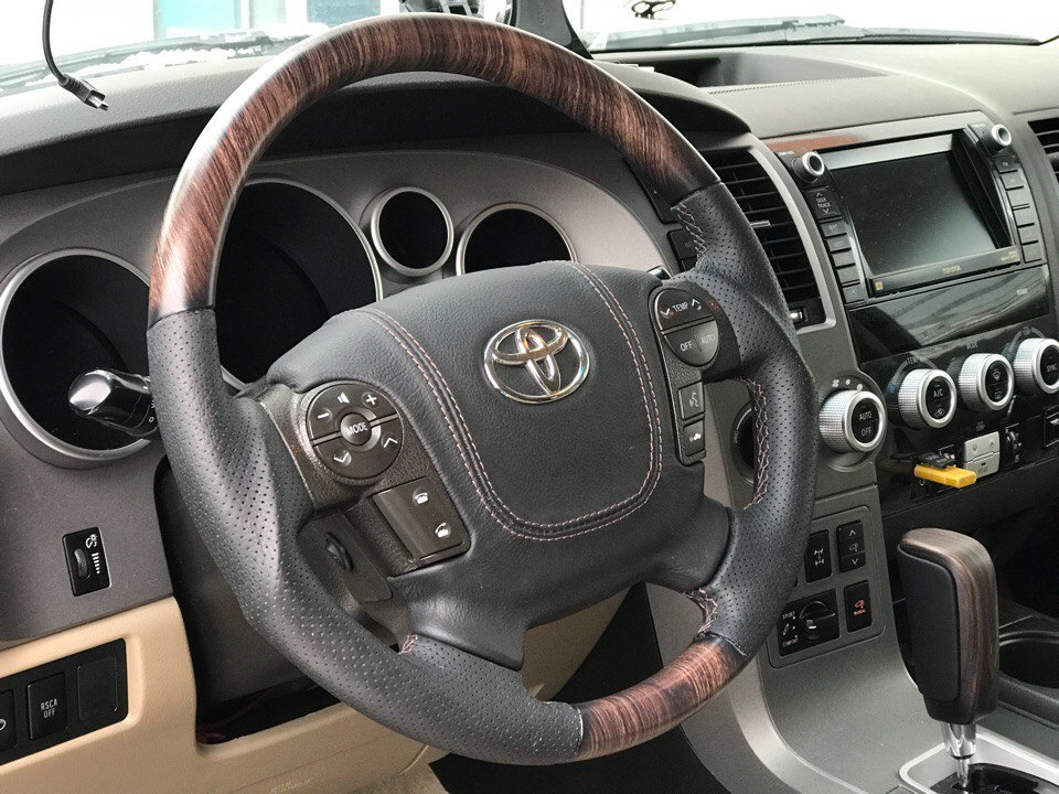 Toyota sequoia перетяжка салона