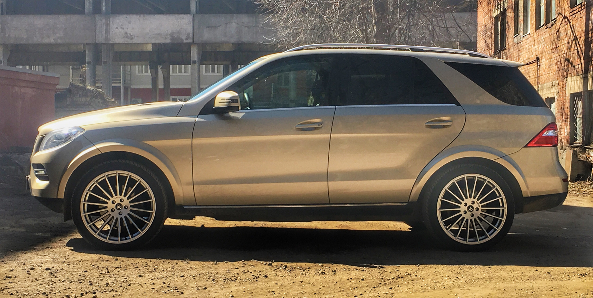 Черные матовые диски r20 Mercedes GLS