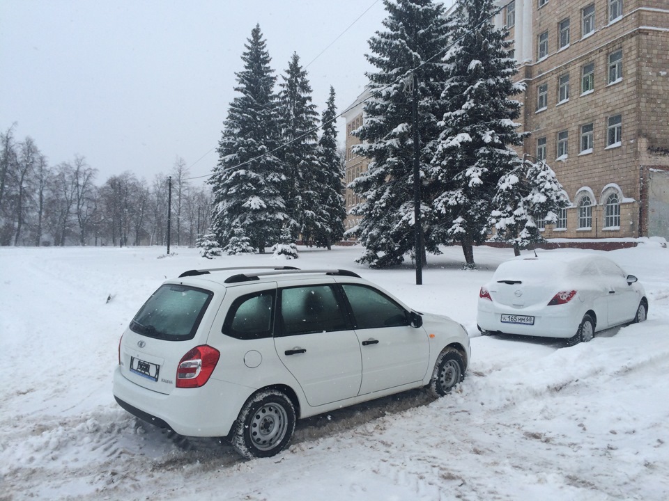 Какое масло лить — Lada Калина 2 универсал, 1,6 л, 2015 года | плановое ...