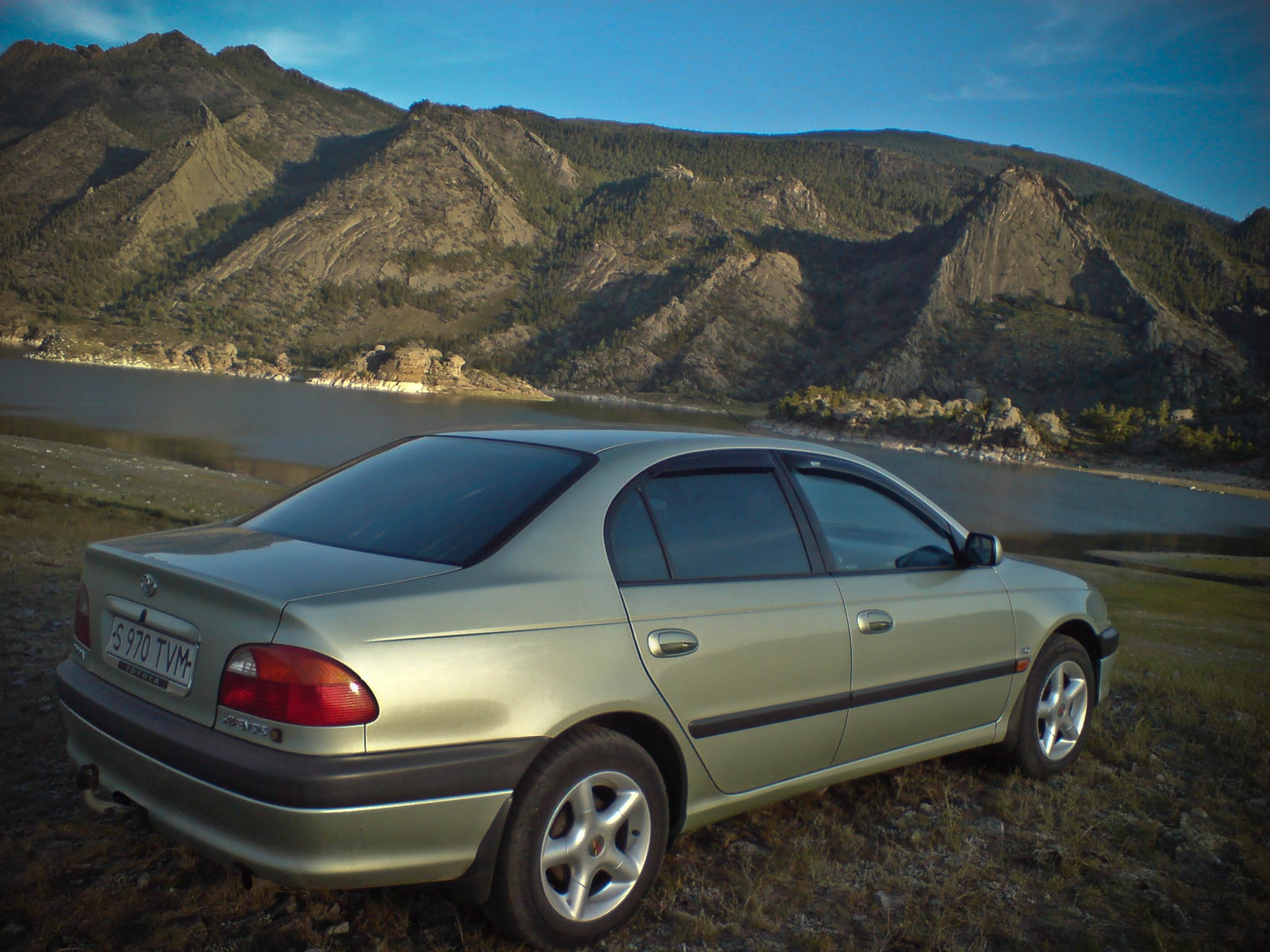   Toyota Avensis 20 1998 