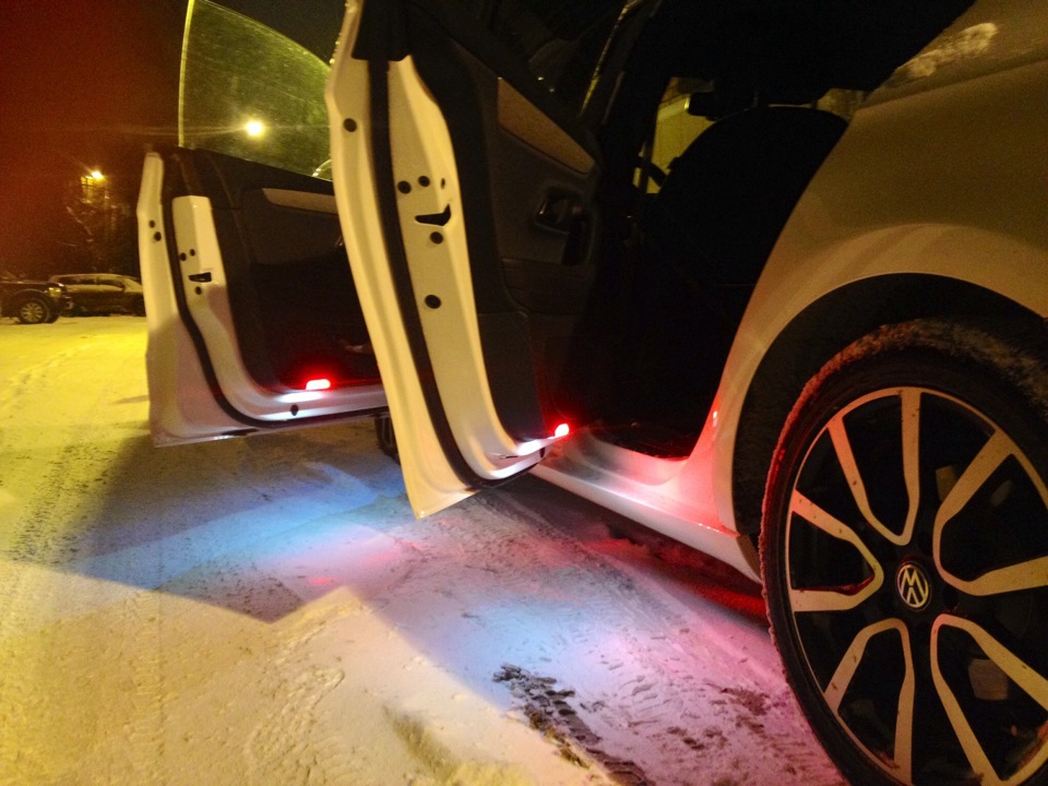 Подсветка околодверного пространства и еще одна приблуда — Volkswagen ...