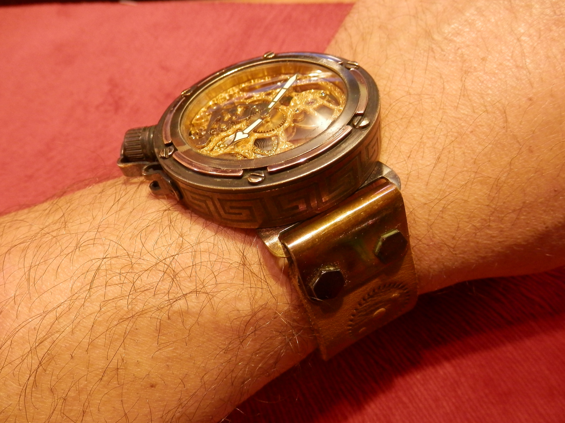 Часы делает сами. Стимпанк часы Fallout наручные. Ручные часы в стиле стимпанк. Наручные часы стимпанк часы. Часы стимпанк наручные мужские.