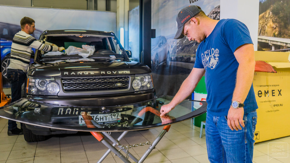 Фоторепортаж о замене стекла на Range Rover в техцентре LR Север ...