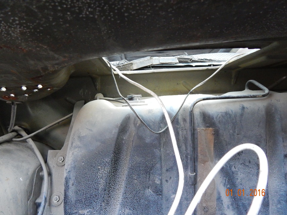 ключи в замке зажигания, а машина закрыта — Mercedes-Benz W123, 2 л ...