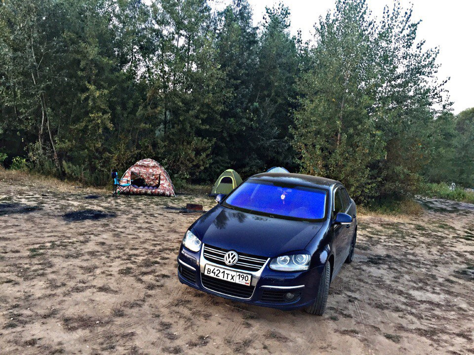 Хамелеон и желтые суппорта — Volkswagen Jetta V, 1,6 л, 2010 года ...
