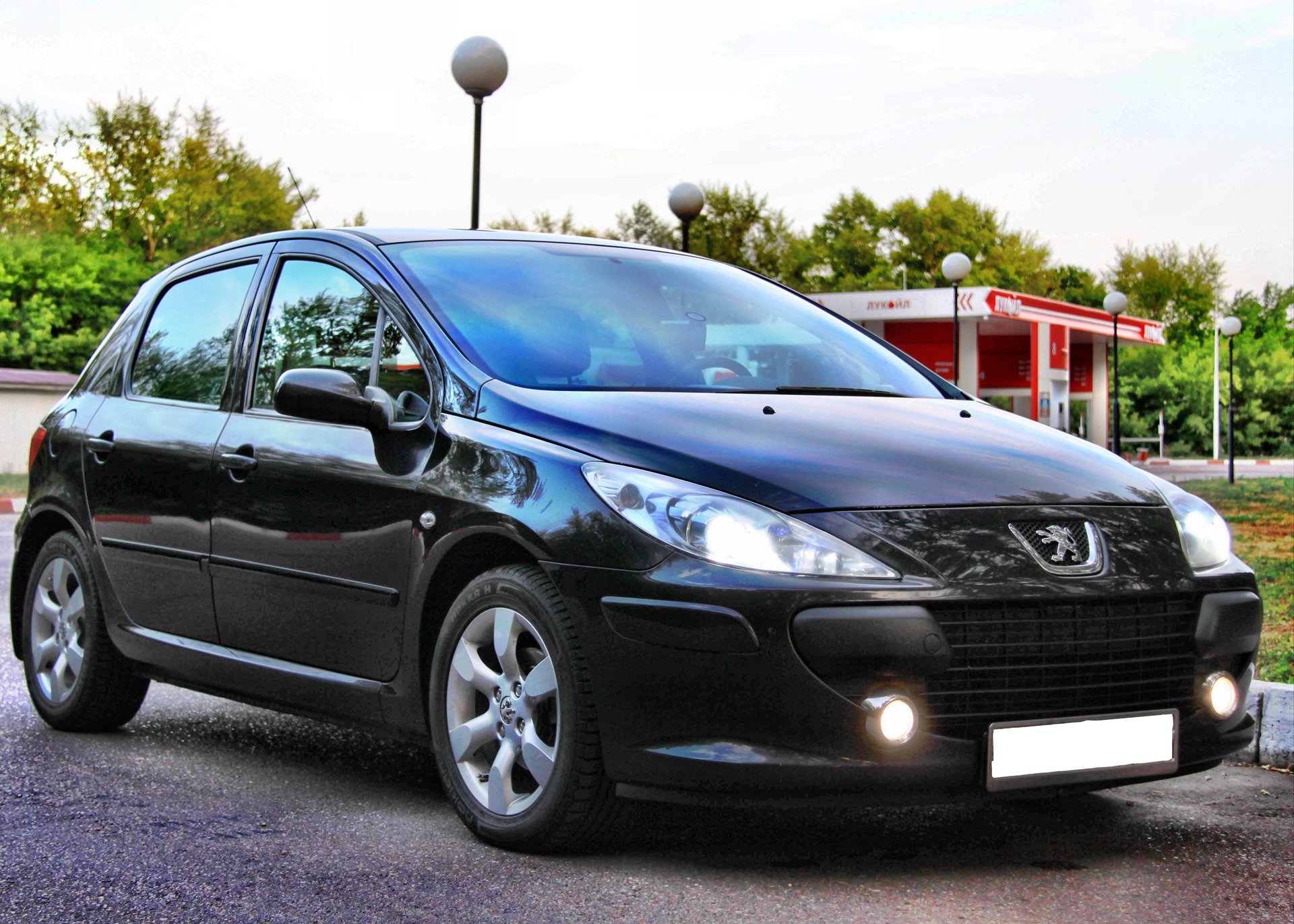 Peugeot 308 peugeot. пежо 308 красная. пижон машина. пежо 207 ракурсы. Peugeot 308 hatchback.