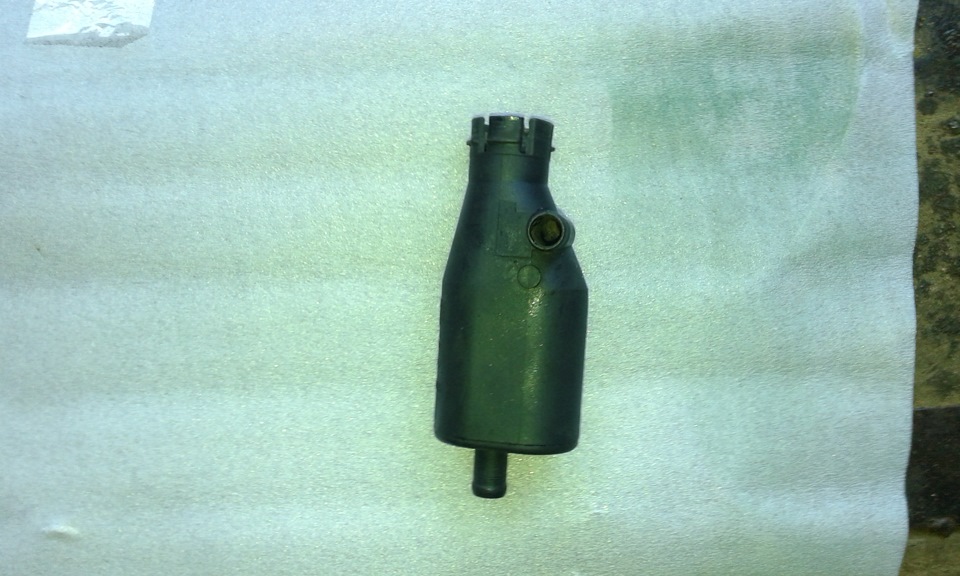 сапун или маслоуловитель. — Renault Laguna I, 1,8 л, 1994 года | своими ...