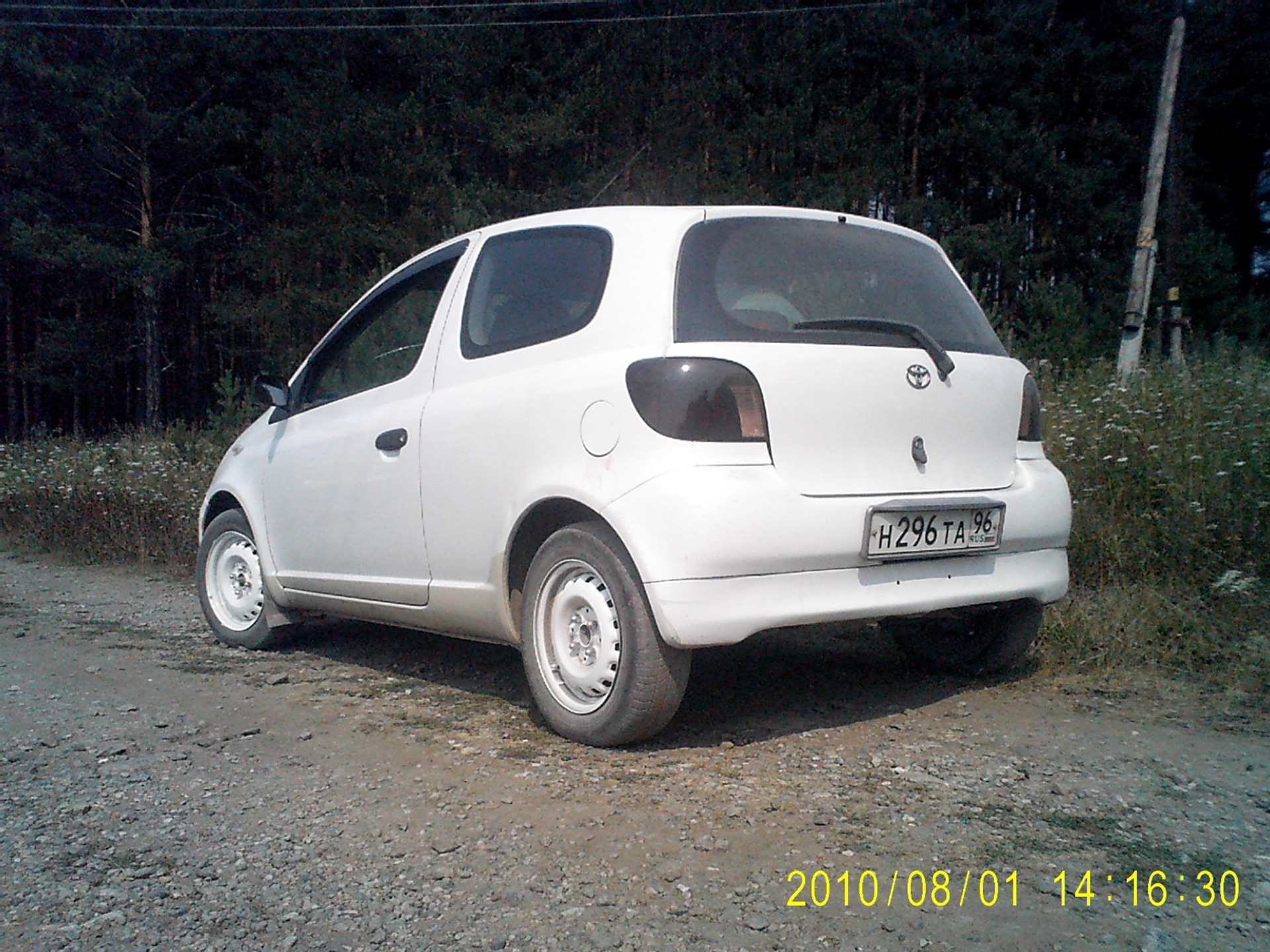             Toyota Vitz 10 1999 