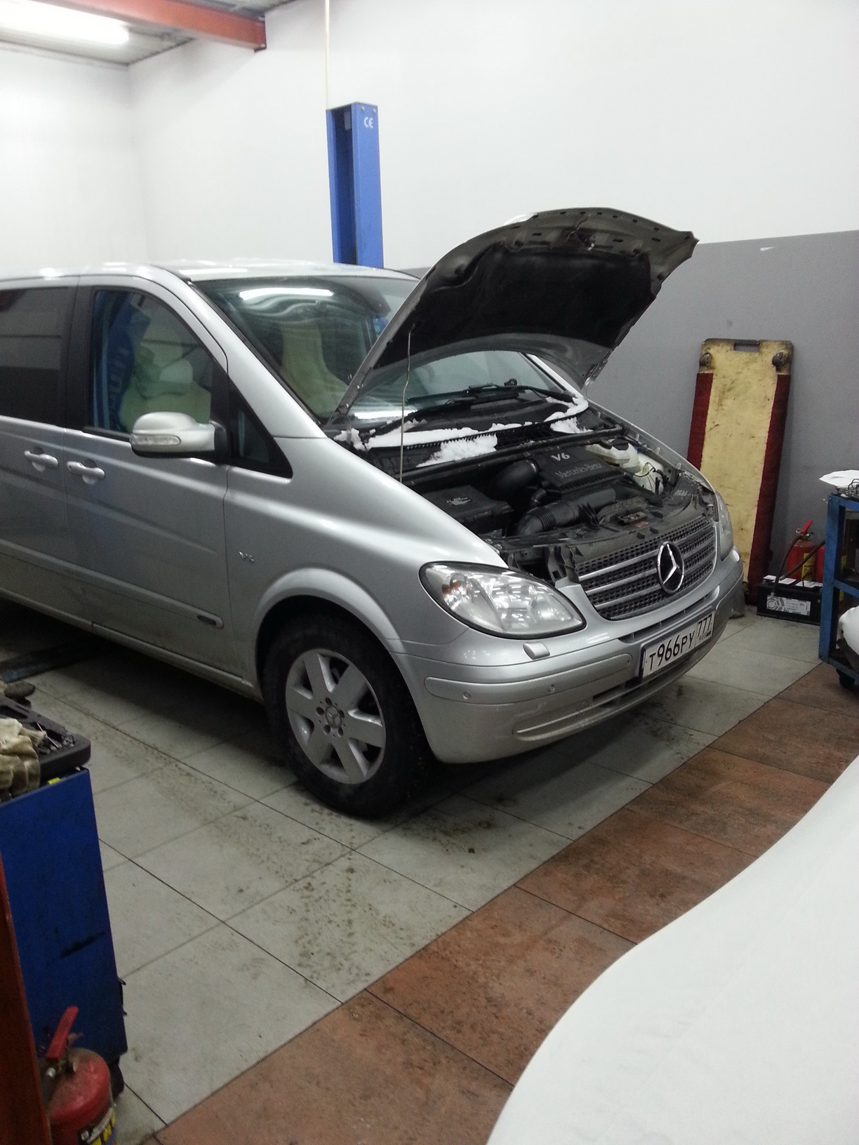Удаление заслонок впускного коллектора M272 — Mercedes-Benz Viano (W639 ...