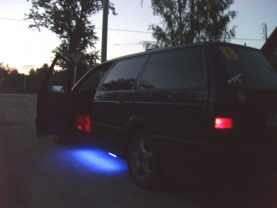 Подсветка под машиной — Volkswagen Passat B3, 1,8 л, 1988 года | тюнинг ...