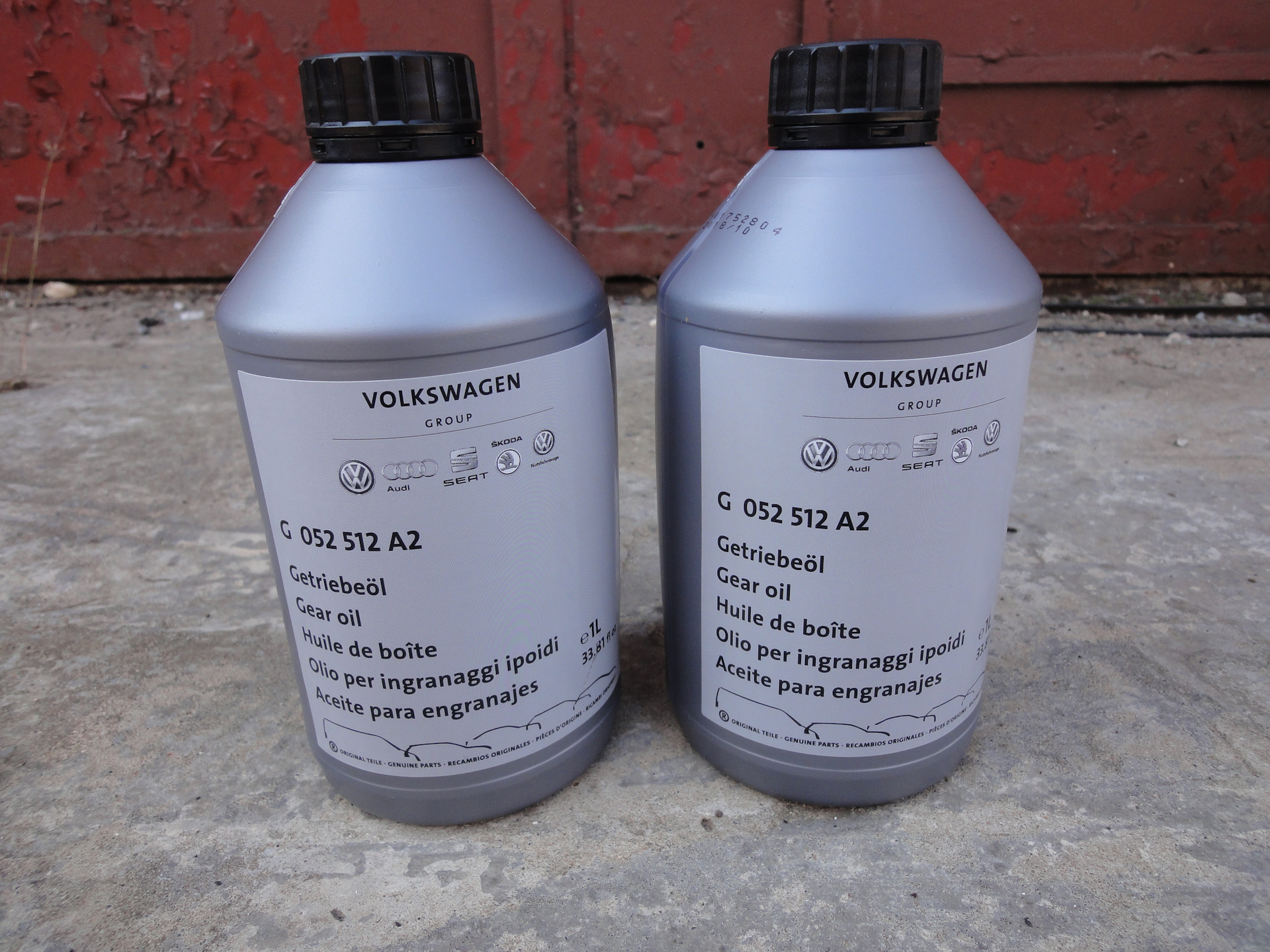 Фольксваген поло сколько литров масла. VAG g052512a2. G052512a2 VAG масло трансмиссионное. Масло МКПП Фольксваген поло седан 1.6 2016. Трансмиссионное масло для МКПП Фольксваген поло седан 1.6.