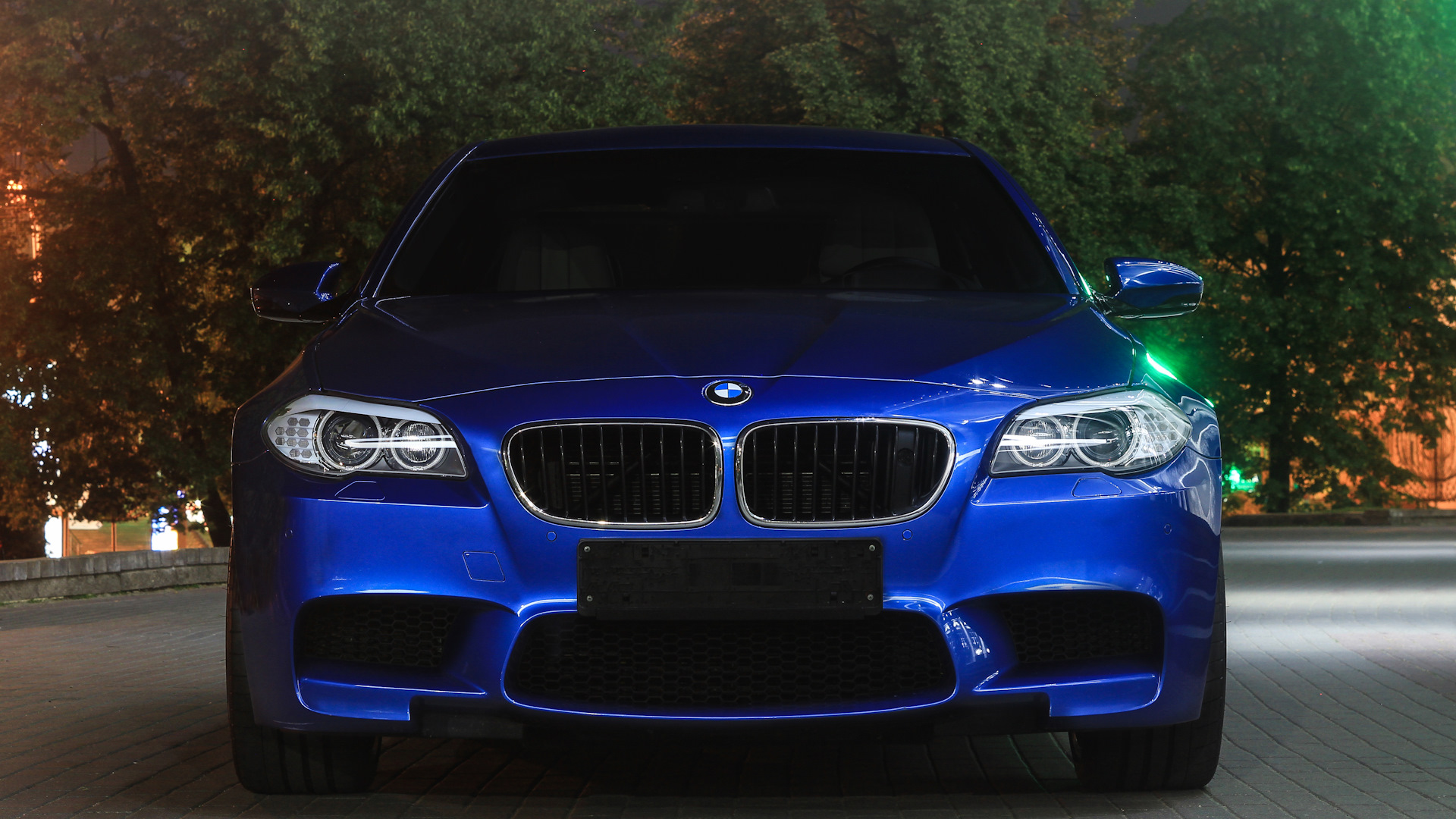 Синяя бмв м5. BMW m5 f10. BMW m5 f10 m5. BMW m5 f10 синяя. BMW m5 f10 Night.