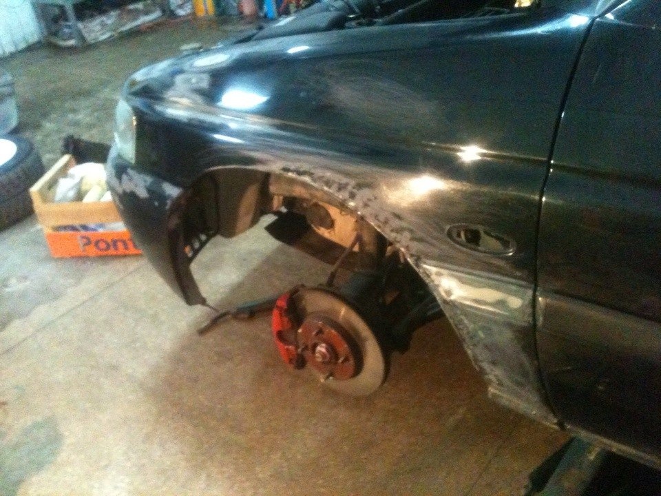 Рихтовка переднего крыла. Подготовка к покраске. — Ford Escort Mk6, 2 л ...