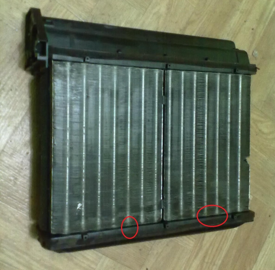 Течет радиатор печки Siemens. — BMW 5 series (E34), 2,5 л, 1990 года ...