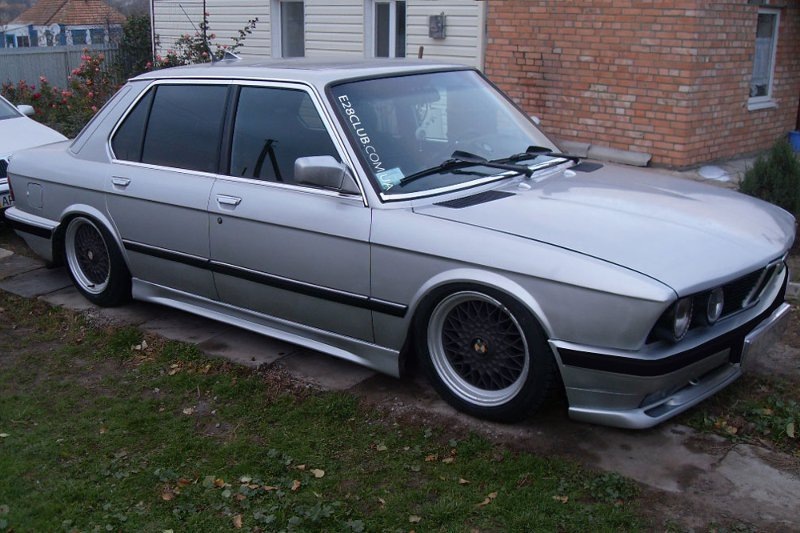 BMW e28 Black