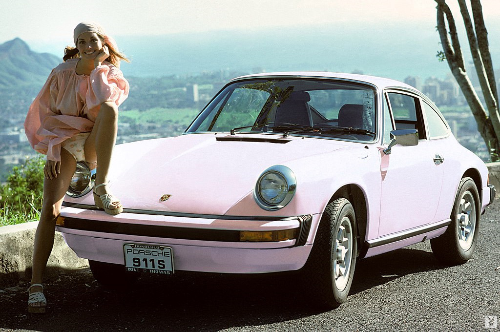 Девушки Playboy и автомобили 60-х 70-х годов.
