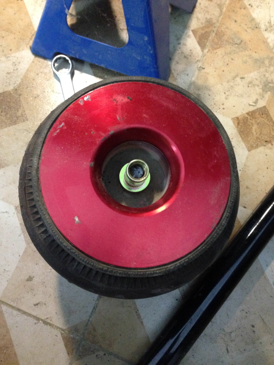 установка пневмоподвески — Volkswagen Golf Mk5, 1,6 л, 2008 года ...