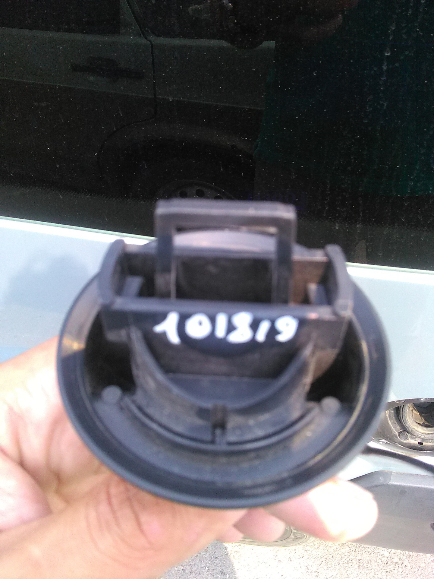 Крышка лючка бензобака на Канго от Дастера — Renault Kangoo (1G), 1,4 л ...