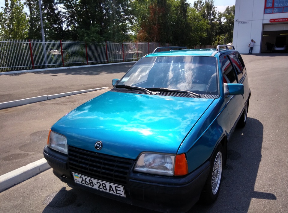 Опель кадет 1.6 дизель. Opel Kadett 1.6. Опель кадет 1985. Opel Kadett 1986 синий.