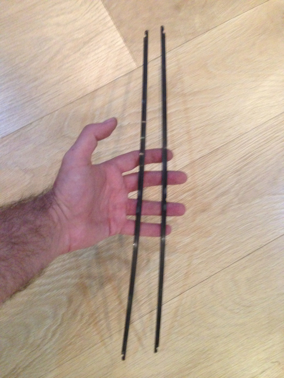 Железки для бескаркасного дворника — Audi A4 (B6), 1,8 л, 2002 года ...