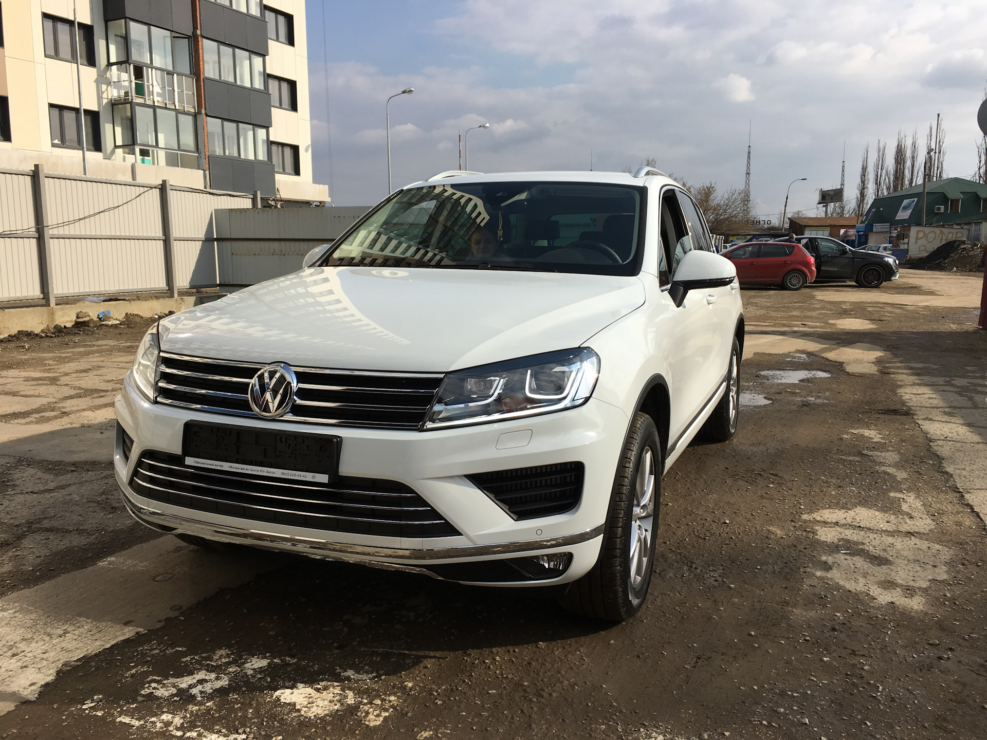 Отзыв туарег 3.6. VW Touareg drive2. Touareg 2023 обои на телефон. Туарег отзывы владельцев.