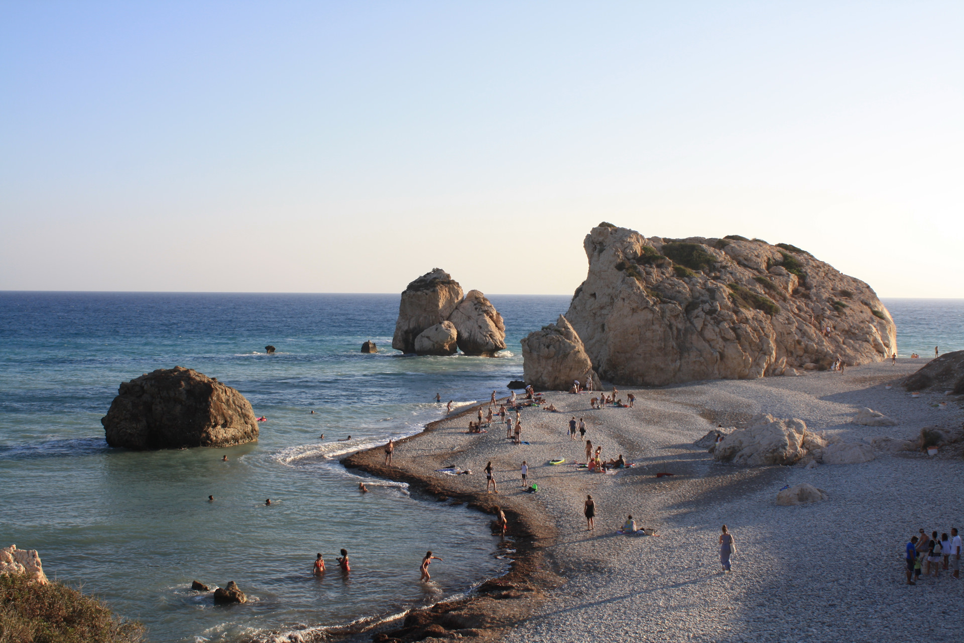 Кипр пляж Петра ту Ромиу