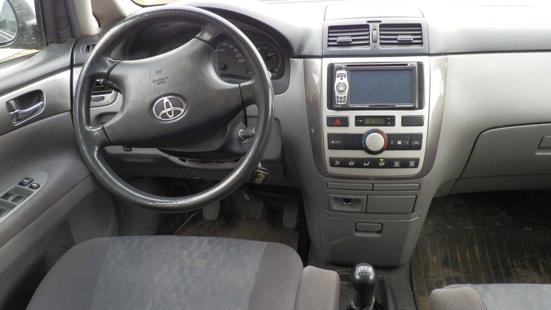 Toyota Avensis Verso 2.0 бензиновый 2003 | 150 лошадей атмо на DRIVE2