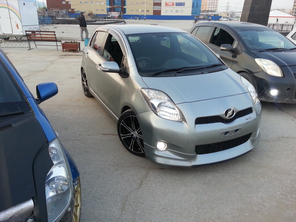 Toyota Vitz RS 2010 года