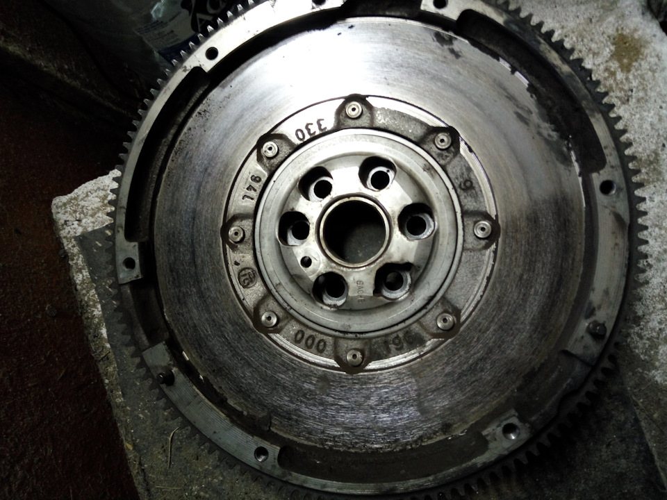 Хонда фит маховика. Облегченный маховик шеви нива. Диск маховика. Маховик ваз 2107. Ремкомплект маховик двухмассовый форд.