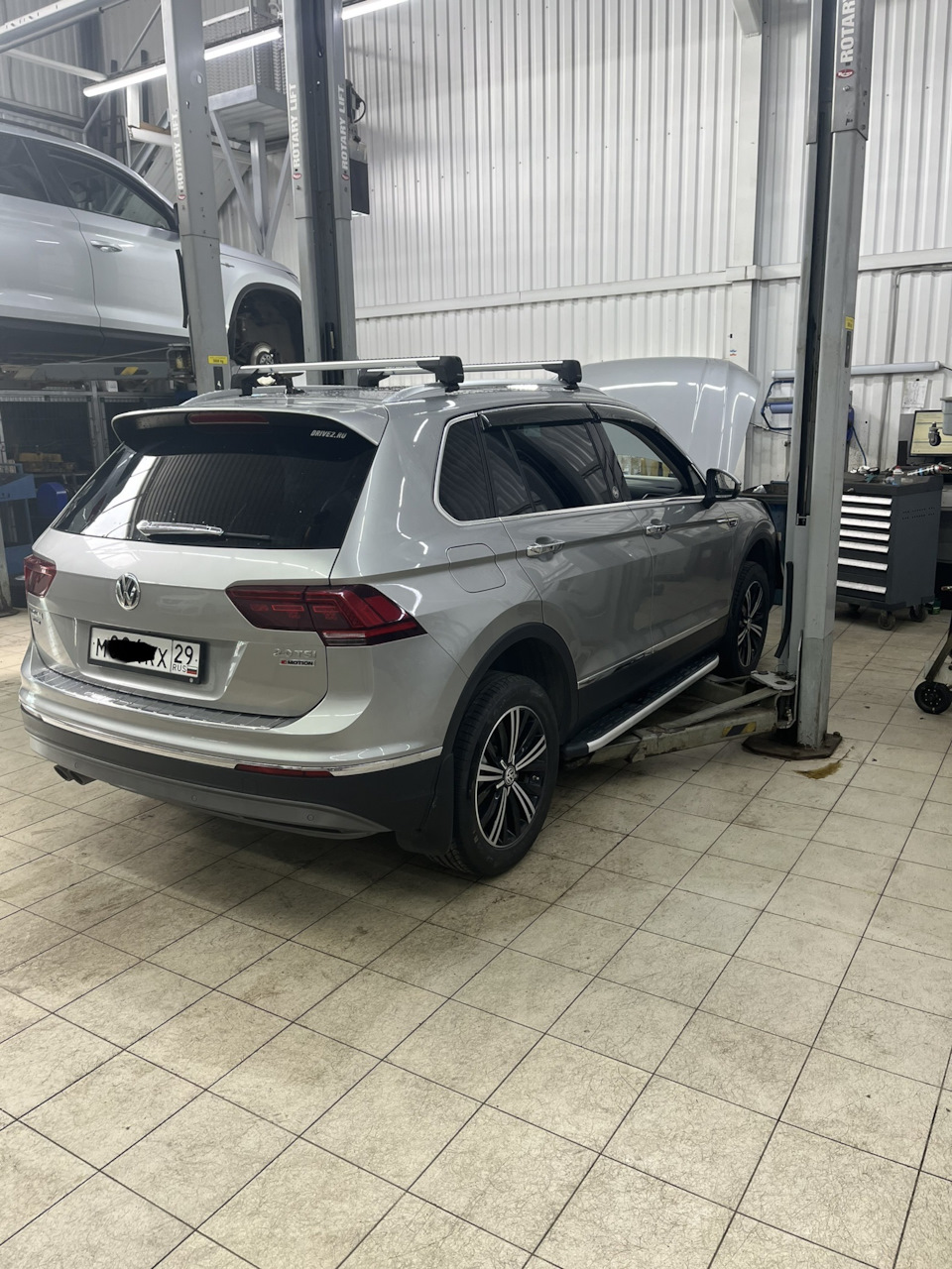 Замена масла в ДСГ DQ500 — Volkswagen Tiguan (2G), 2 л, 2017 года ...