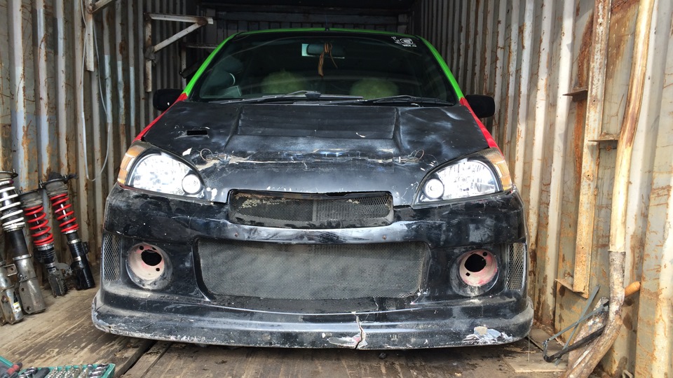 Daihatsu Yrv Гадкий лягуш