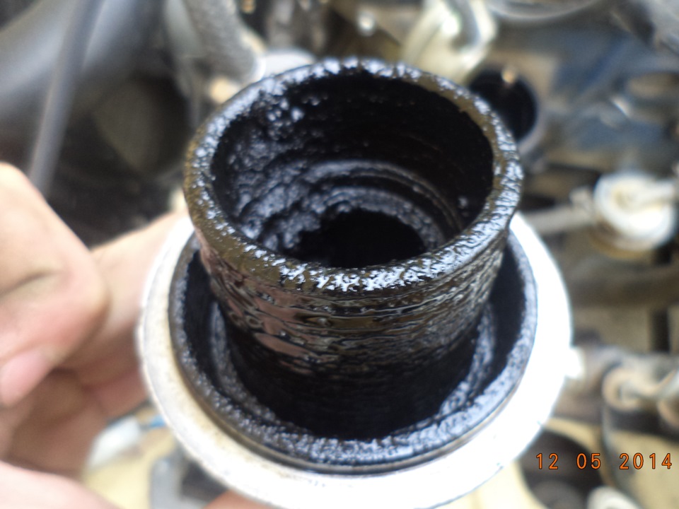 Ваз бензин в масле. Прочистка сапун двигателя МТЗ 1221. 183-3873 Сапун. Выкидывает масло из сапуна ВАЗ 2106.
