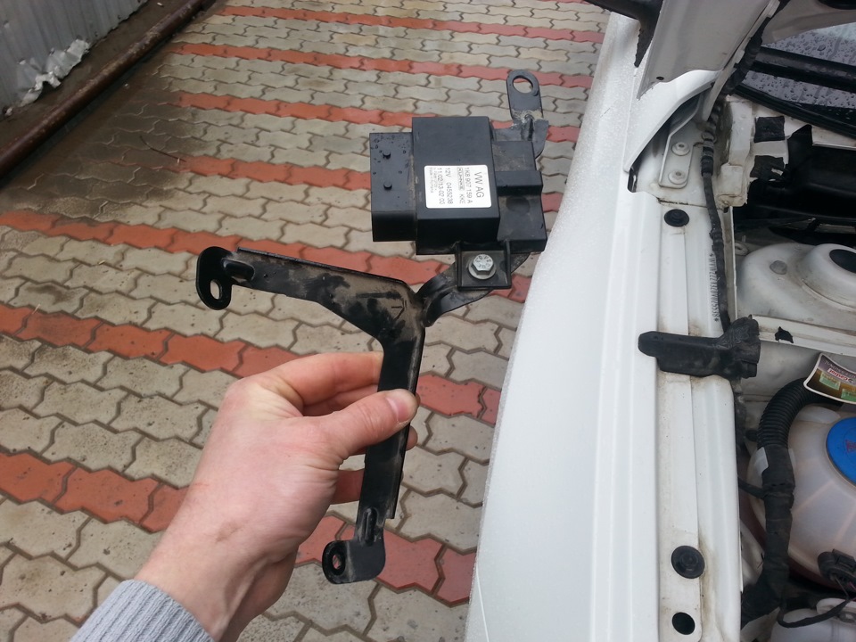 Снял так называемый Soundaktor (имитатор/усилитель звука двигателя ...