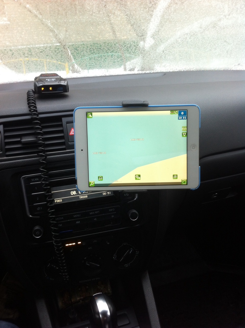 Держатель для ipad. — Volkswagen Jetta VI, 1,6 л, 2013 года ...