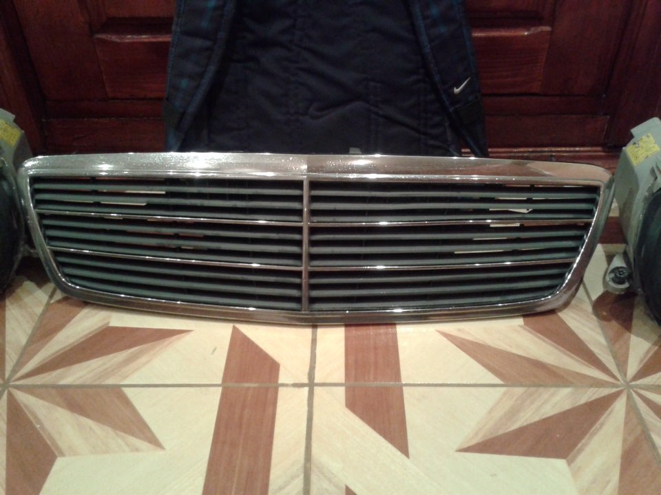 Продаю оригинальные решетку и фары на дорестайлинг w203 — Mercedes-Benz ...