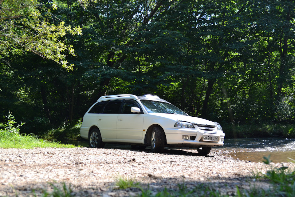 Toyota Caldina Aerial 1996