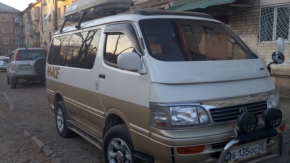 Toyota hiace 100. Toyota Hiace h100. Тойота Хайс н100. Toyota Hiace 1996 h100. Toyota Hiace h100 салон.