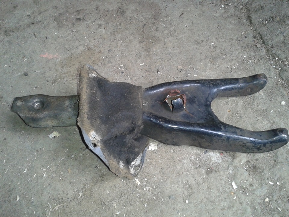 Пропало сцепление че то=) Ну наверно завоздушило… А-ннн, нет мисье ...