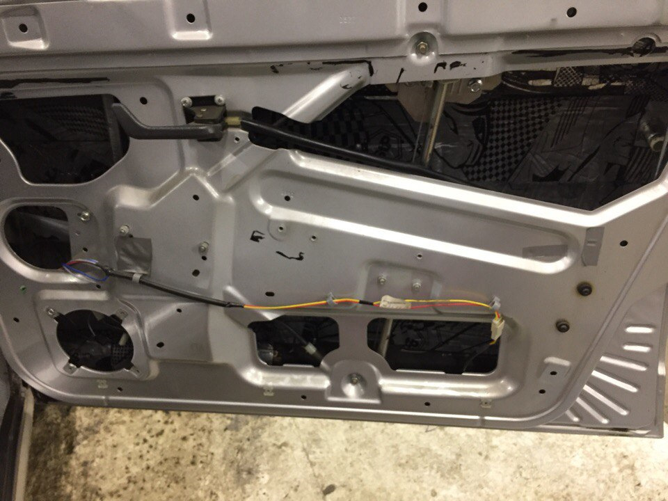 Установка SE зеркал, шумоизоляция передних дверей и переделка задних ...