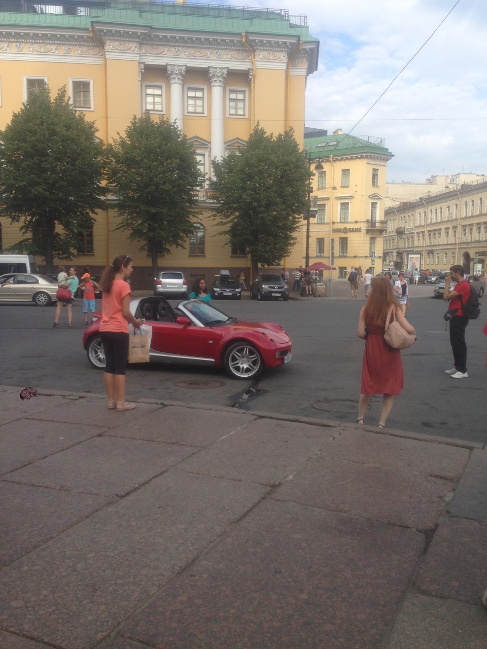 Стоит отойти от машины… — Smart Roadster, 0,7 л, 2004 года | фотография |  DRIVE2